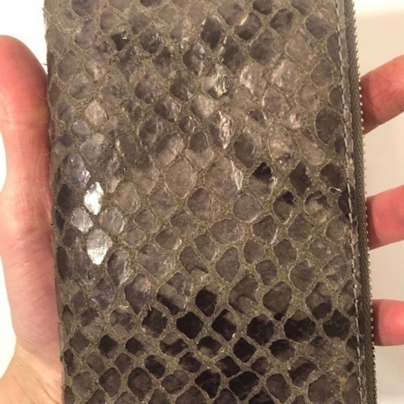 Michael kors snakeskin embossed wristlet wallet